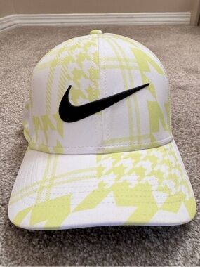 Nike White & Pale Yellow Patterned Swoosh Baseball Cap